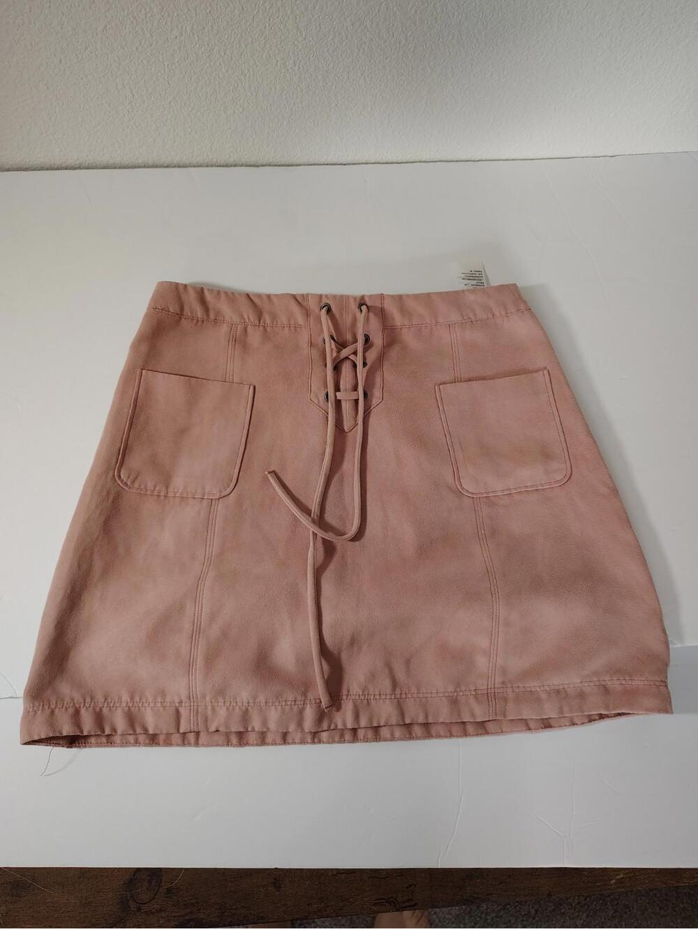 Hollister Barbiecore Pink Faux Suede Mini Skirt Lace-Up Front front pockets sz 5